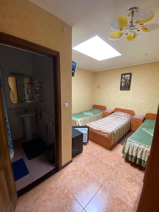 Золотий Лев Hotel Zvenyhorodka Exterior foto
