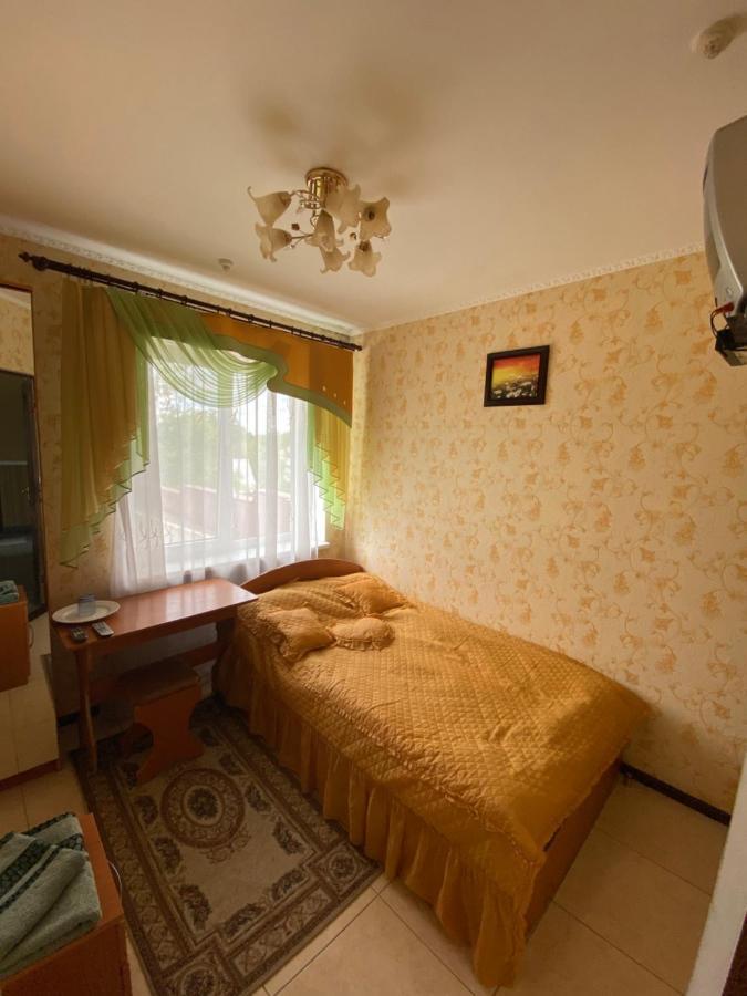 Золотий Лев Hotel Zvenyhorodka Exterior foto